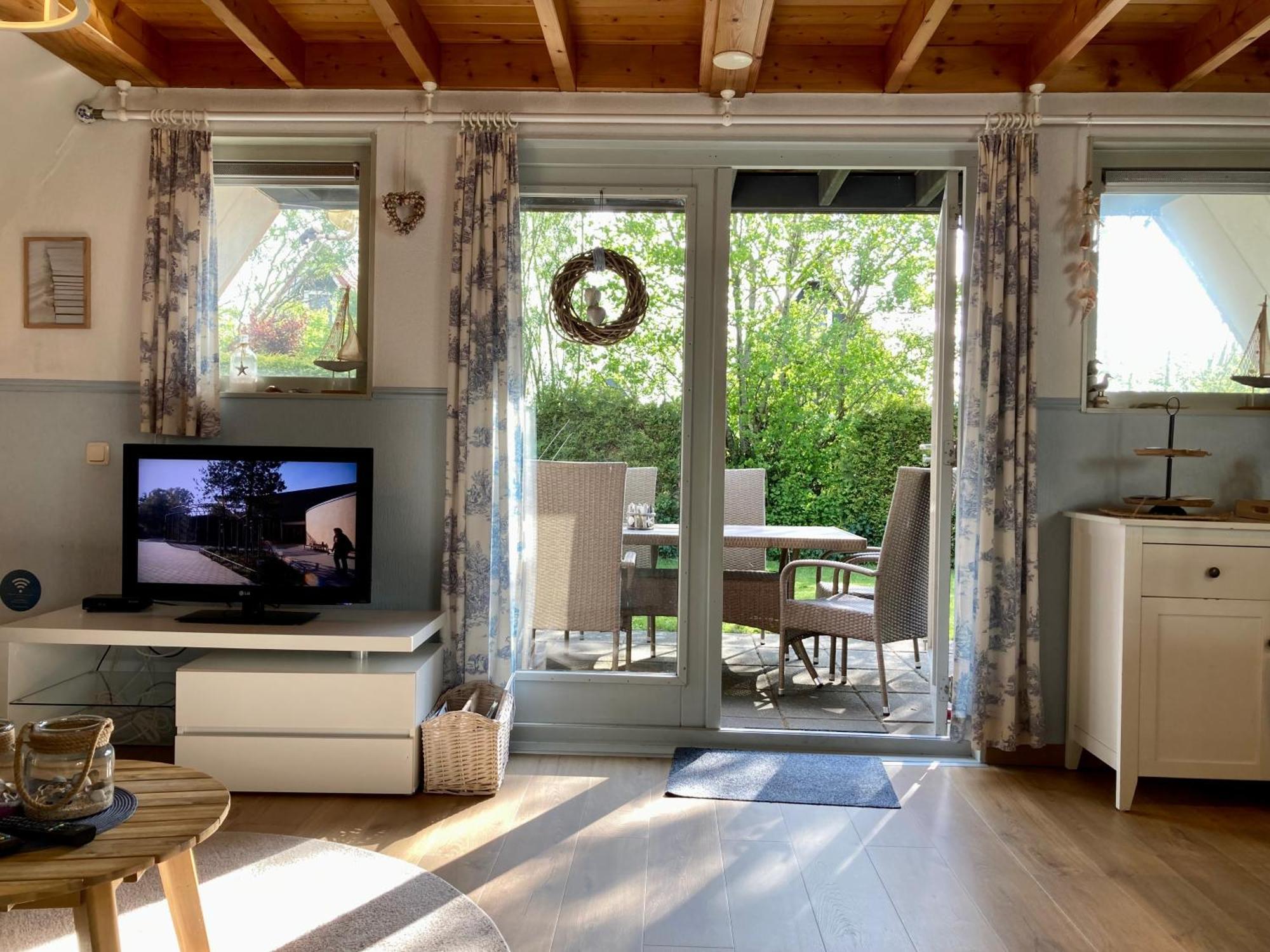 Urlaubsruhe 6 Pers Holiday Home W Terrace Close To National Park Lauwersmeer Anjum Exterior photo