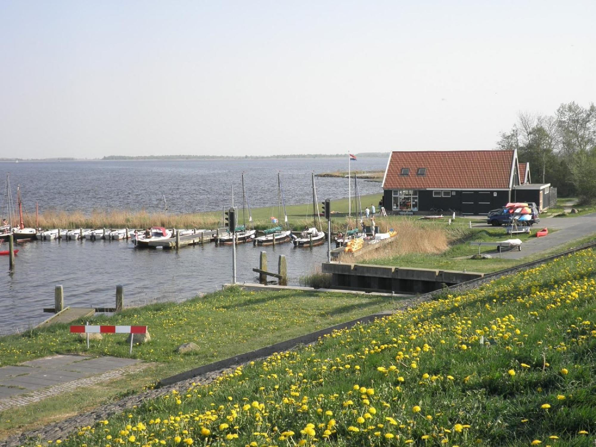 Urlaubsruhe 6 Pers Holiday Home W Terrace Close To National Park Lauwersmeer Anjum Exterior photo